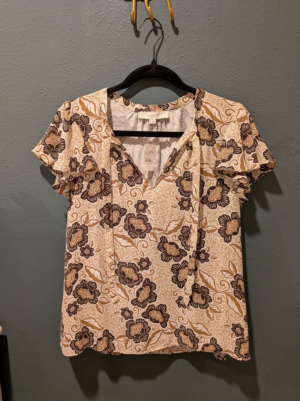 NWT LOFT Floral V-Neck Flutter Sleeve Mixed Media Blouse